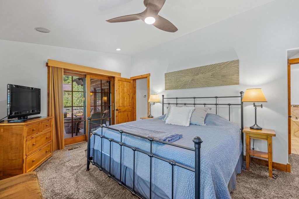 Donnelly, Idaho, 83615, United States, 2 Bedrooms Bedrooms, ,Residential,Forsale,1946201