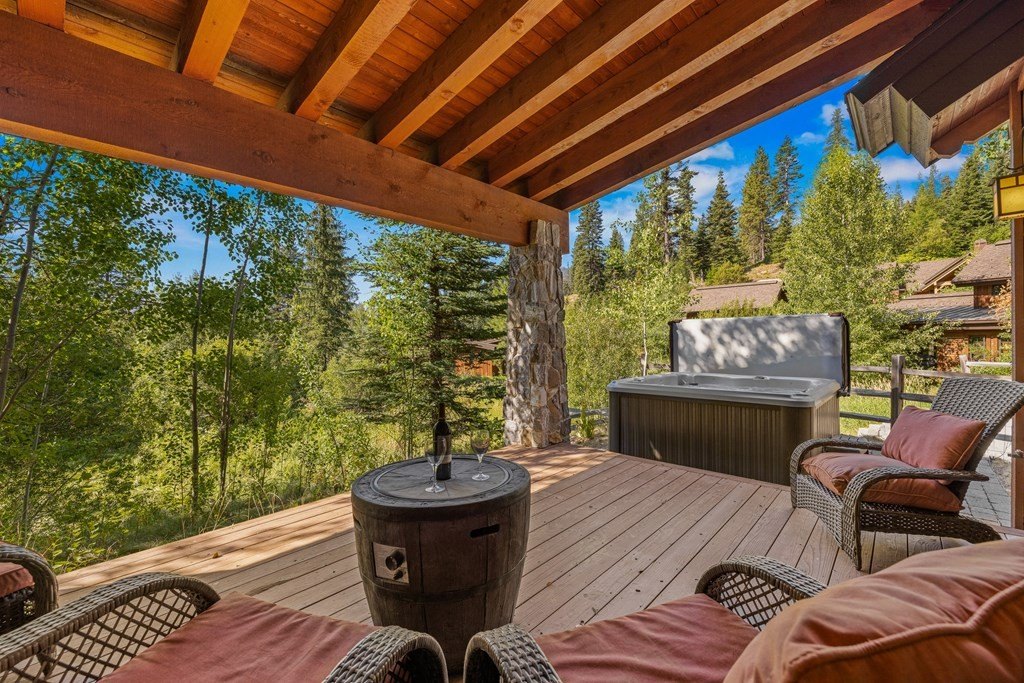 Donnelly, Idaho, 83615, United States, 2 Bedrooms Bedrooms, ,Residential,Forsale,1946201