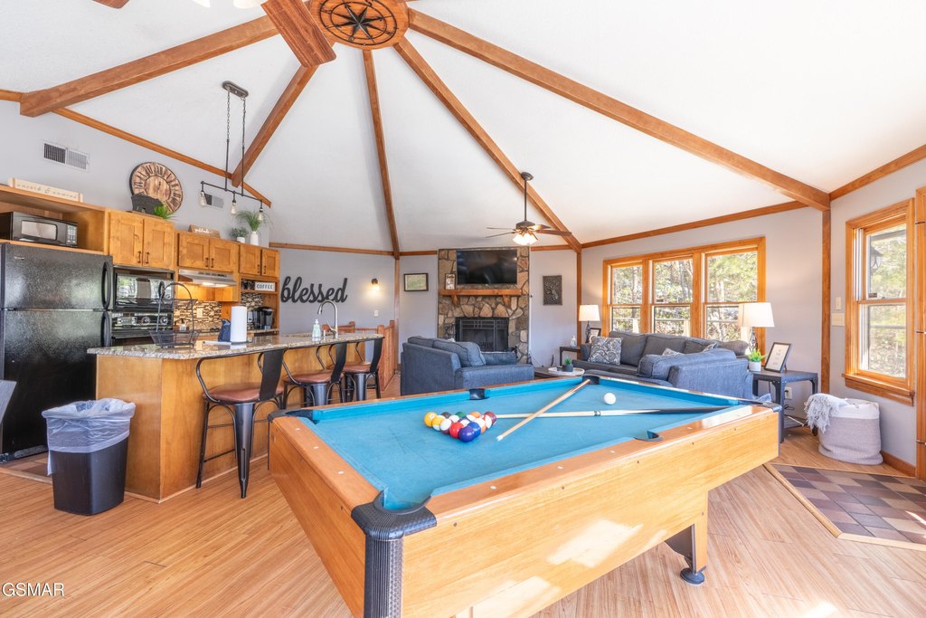 Gatlinburg, Tennessee, 37738, United States, 3 Bedrooms Bedrooms, ,3 BathroomsBathrooms,Residential,Forsale,1899765