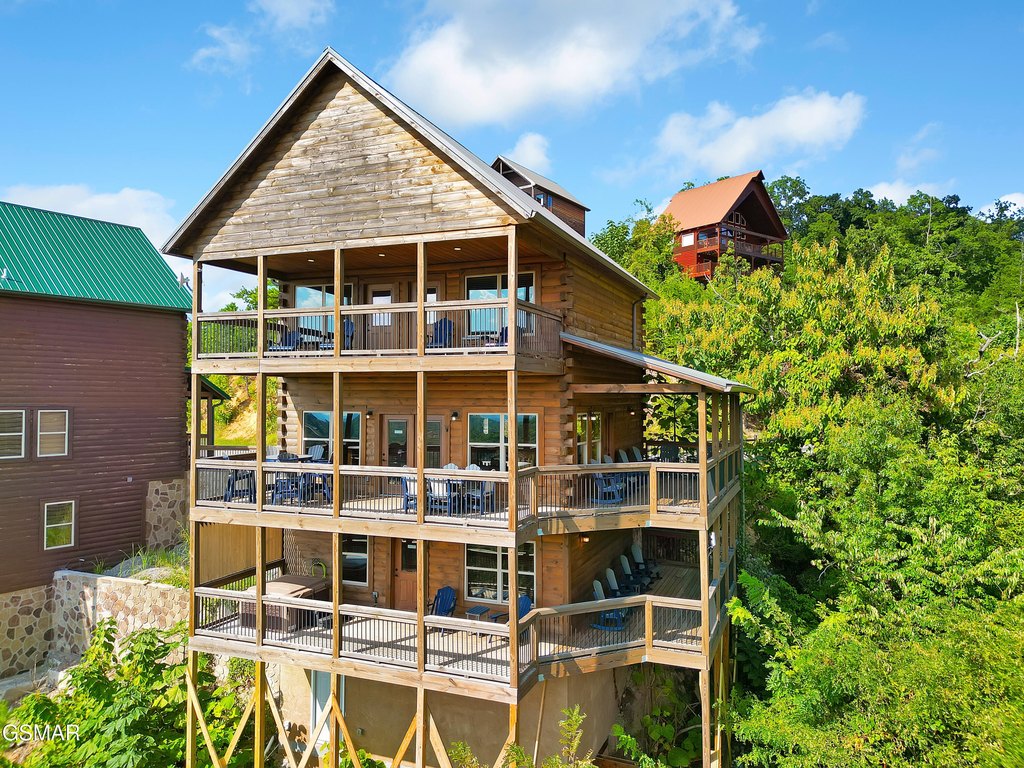 Sevierville, Tennessee, 37876, United States, 4 Bedrooms Bedrooms, ,3.5 BathroomsBathrooms,Residential,Forsale,1942464