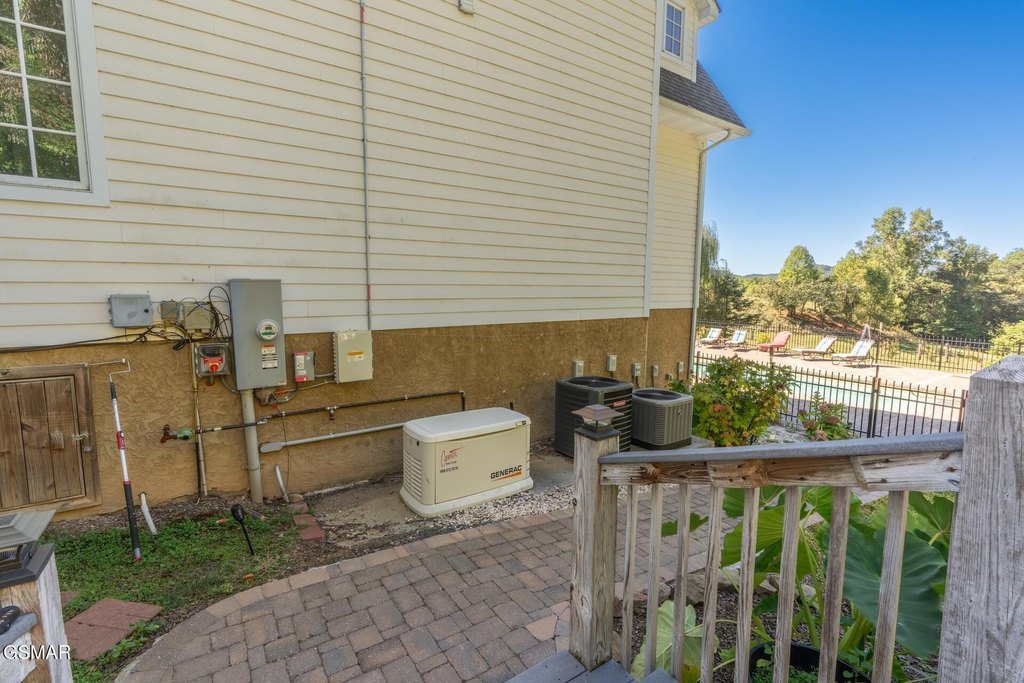 Sevierville, Tennessee, 37862, United States, 4 Bedrooms Bedrooms, ,4.5 BathroomsBathrooms,Residential,Forsale,1910216