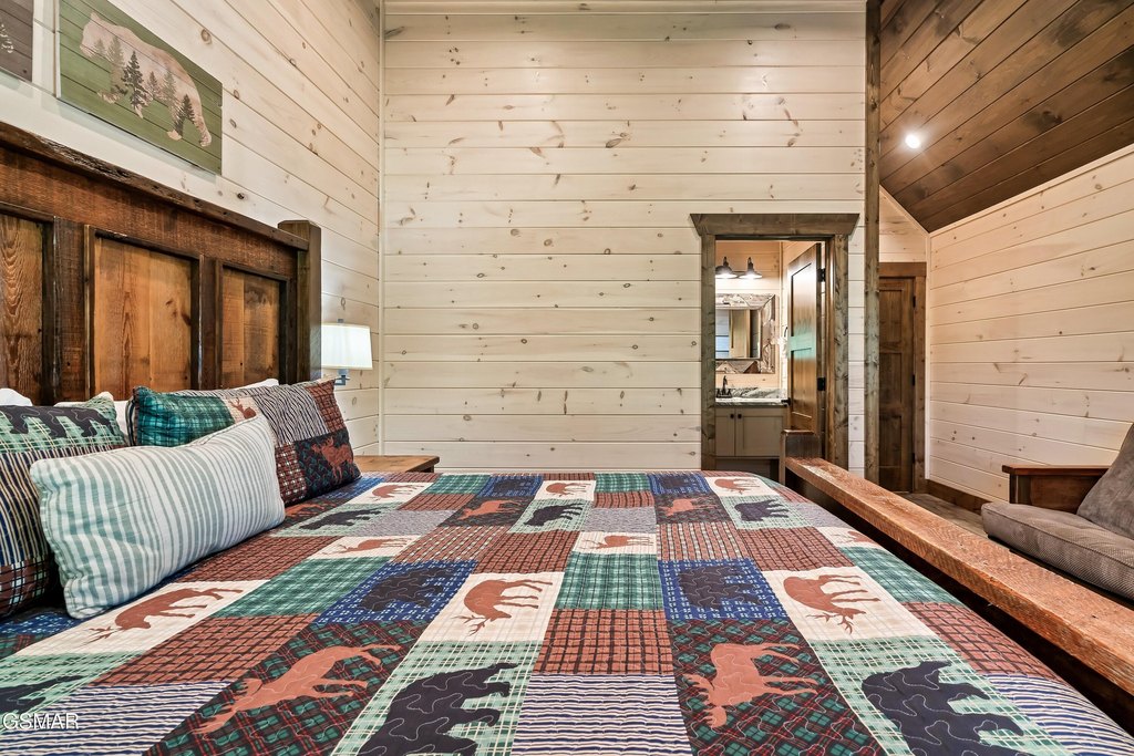 Pigeon Forge, Tennessee, 37862, United States, 4 Bedrooms Bedrooms, ,4.5 BathroomsBathrooms,Residential,Forsale,1971886