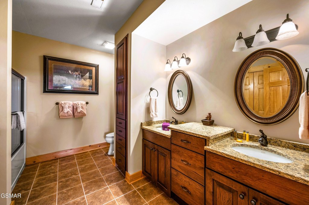 Sevierville, Tennessee, 37862, United States, 3 Bedrooms Bedrooms, ,6.5 BathroomsBathrooms,Residential,Forsale,1952784