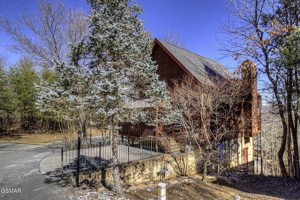 Pigeon Forge, Tennessee, 37863, United States, 2 Bedrooms Bedrooms, ,2 BathroomsBathrooms,Residential,Forsale,1942451