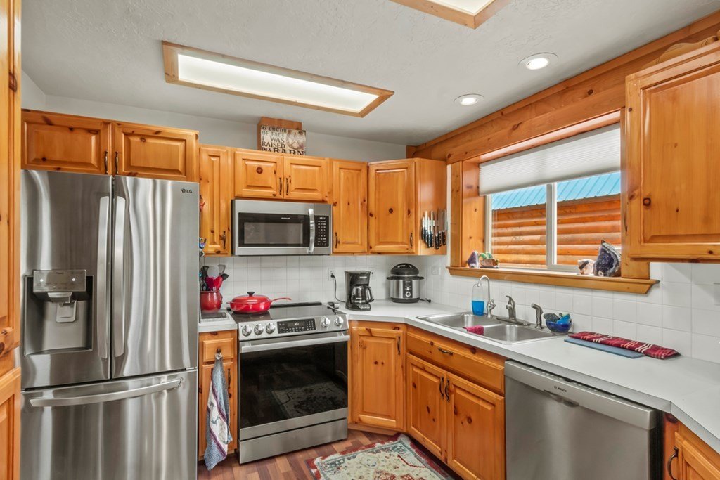 Donnelly, Idaho, 83615, United States, 3 Bedrooms Bedrooms, ,2 BathroomsBathrooms,Residential,Forsale,1889401