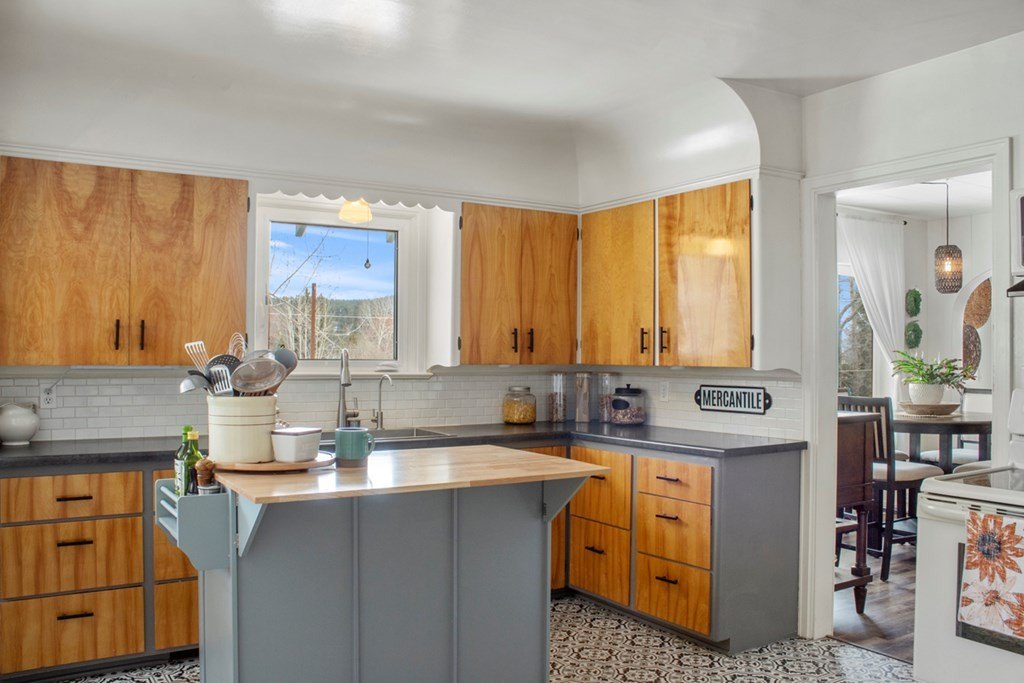 Cascade, Idaho, 83611, United States, 3 Bedrooms Bedrooms, ,2 BathroomsBathrooms,Residential,Forsale,1889400