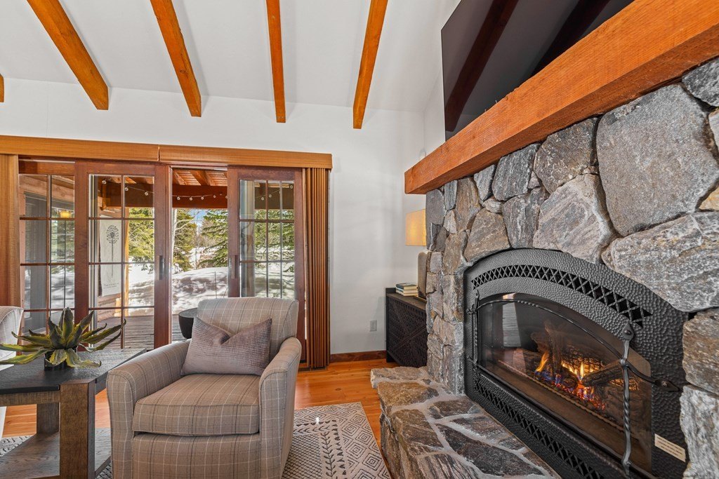 Donnelly, Idaho, 83615, United States, 2 Bedrooms Bedrooms, ,3.5 BathroomsBathrooms,Residential,Forsale,1994984