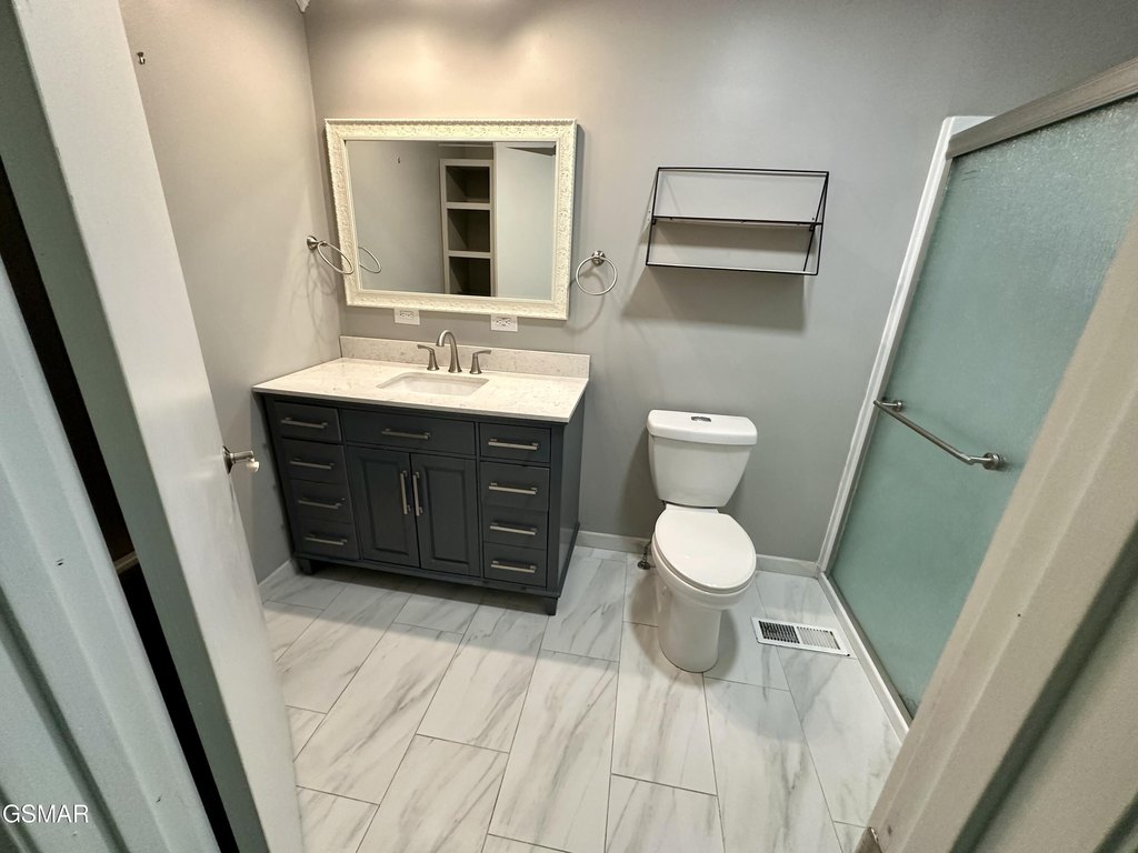 Pigeon Forge, Tennessee, 37863, United States, 5 Bedrooms Bedrooms, ,4 BathroomsBathrooms,Residential,Forsale,1910194