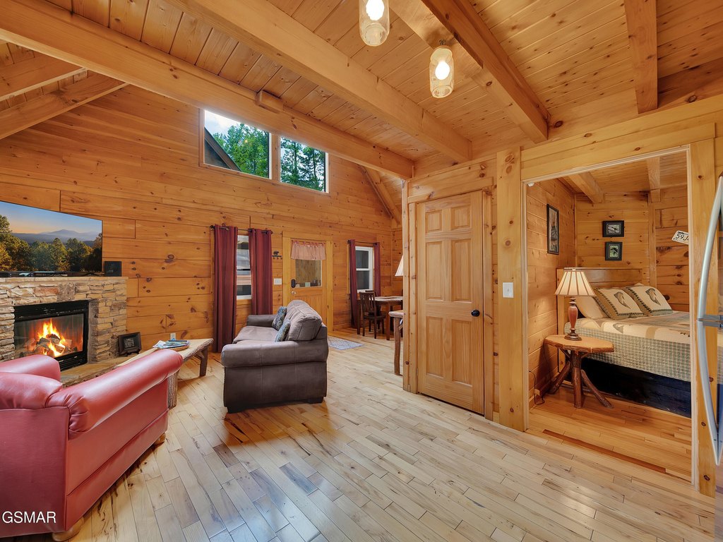 Gatlinburg, Tennessee, 37738, United States, 2 Bedrooms Bedrooms, ,2 BathroomsBathrooms,Residential,Forsale,1910184