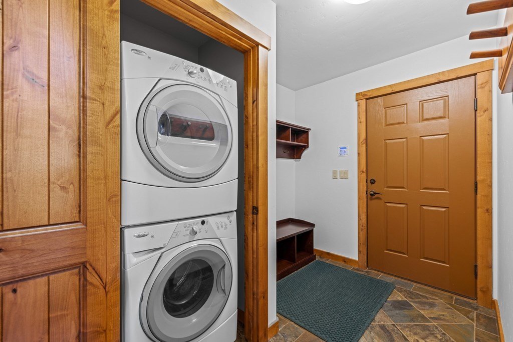 Donnelly, Idaho, 83615, United States, 3 Bedrooms Bedrooms, ,3 BathroomsBathrooms,Residential,Forsale,1889373