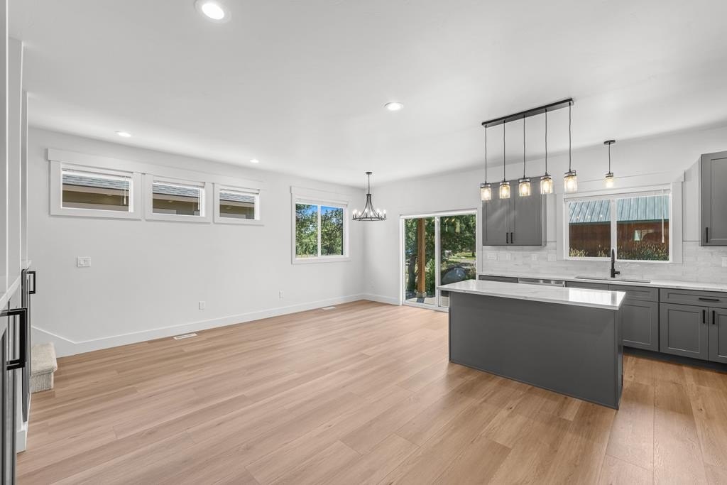 McCall, Idaho, 83638, United States, 4 Bedrooms Bedrooms, ,3 BathroomsBathrooms,Residential,Forsale,1889375