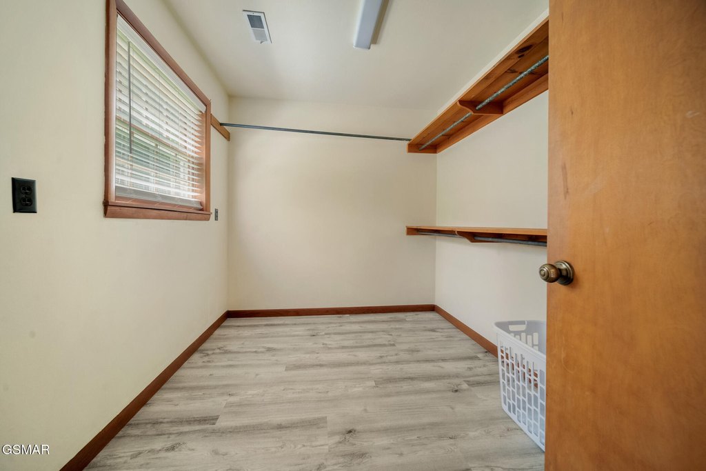 Gatlinburg, Tennessee, 37738, United States, 4 Bedrooms Bedrooms, ,3 BathroomsBathrooms,Residential,Forsale,1971875