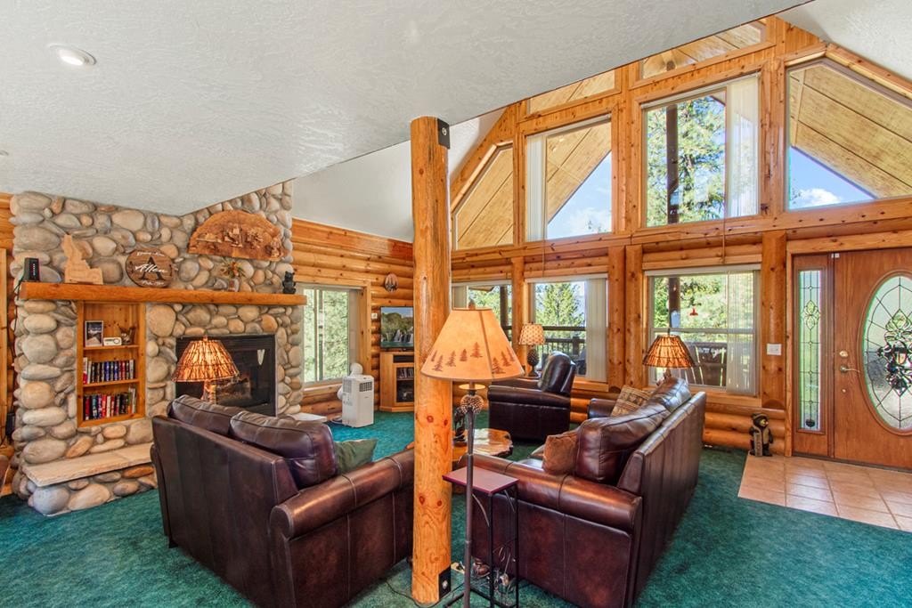 Cascade, Idaho, 83611, United States, 3 Bedrooms Bedrooms, ,2.5 BathroomsBathrooms,Residential,Forsale,1889403