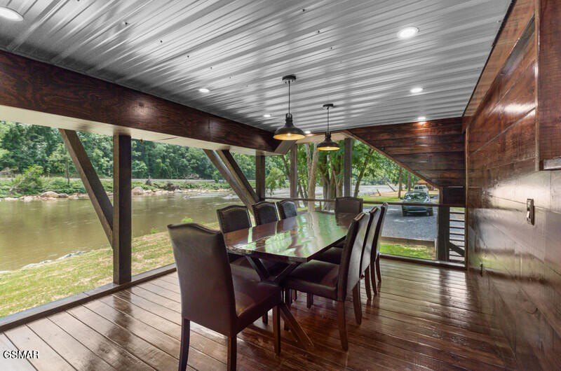 Newport, Tennessee, 37821, United States, 2 Bedrooms Bedrooms, ,2 BathroomsBathrooms,Residential,Forsale,1999350