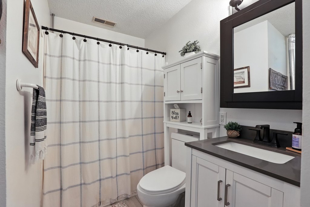 Rapid City, South Dakota, 57702, United States, 4 Bedrooms Bedrooms, ,3 BathroomsBathrooms,Residential,Forsale,1990693