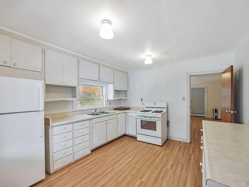 Sebastopol, California, 95472, United States, 2 Bedrooms Bedrooms, ,1 BathroomBathrooms,Residential,Forsale,1934065