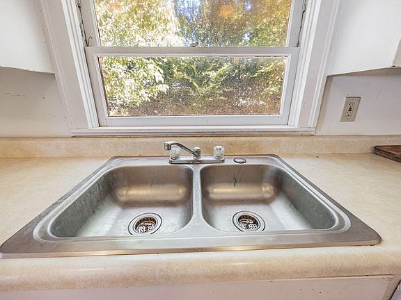Sebastopol, California, 95472, United States, 2 Bedrooms Bedrooms, ,1 BathroomBathrooms,Residential,Forsale,1934065