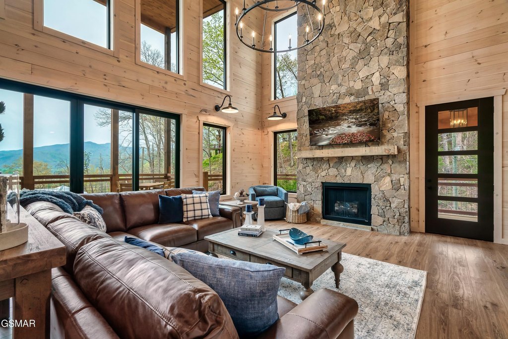 Gatlinburg, Tennessee, 37738, United States, 5 Bedrooms Bedrooms, ,3.5 BathroomsBathrooms,Residential,Forsale,1910230