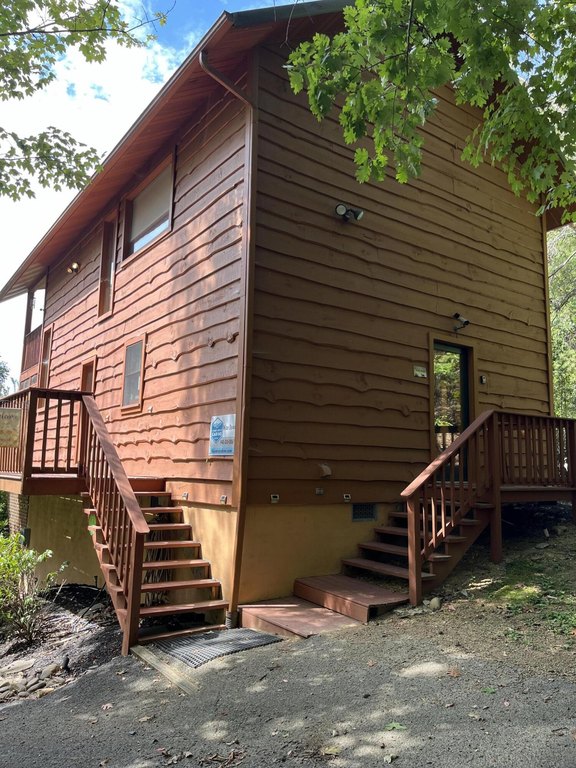 Sevierville, Tennessee, 37862, United States, 2 Bedrooms Bedrooms, ,2 BathroomsBathrooms,Residential,Forsale,1942448