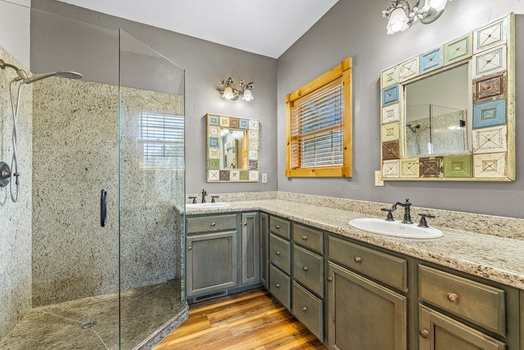 McCall, Idaho, 83638, United States, 3 Bedrooms Bedrooms, ,3 BathroomsBathrooms,Residential,Forsale,1946176