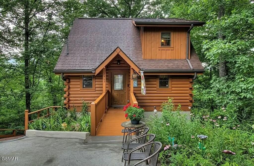 Sevierville, Tennessee, 37862, United States, 2 Bedrooms Bedrooms, ,2 BathroomsBathrooms,Residential,Forsale,1893745