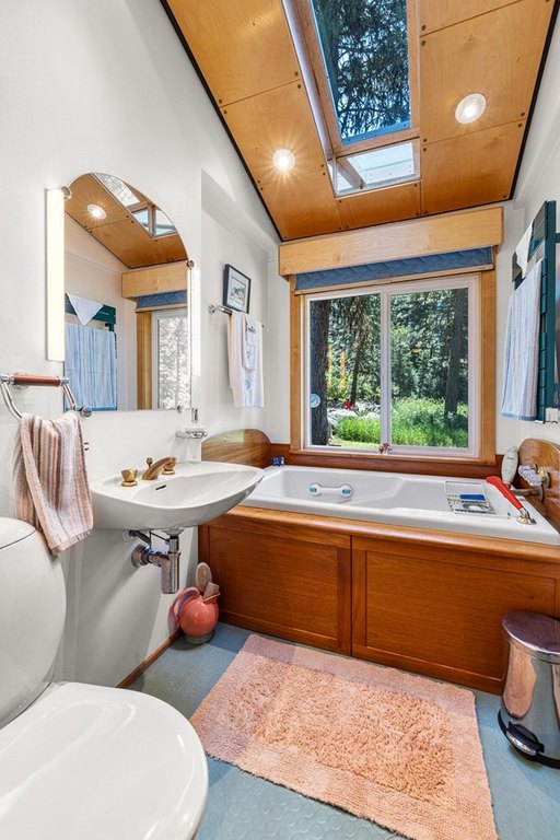 McCall, Idaho, 83638, United States, 2 Bedrooms Bedrooms, ,2 BathroomsBathrooms,Residential,Forsale,1946183