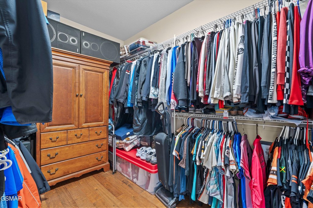 Sevierville, Tennessee, 37876, United States, 4 Bedrooms Bedrooms, ,3 BathroomsBathrooms,Residential,Forsale,1942460