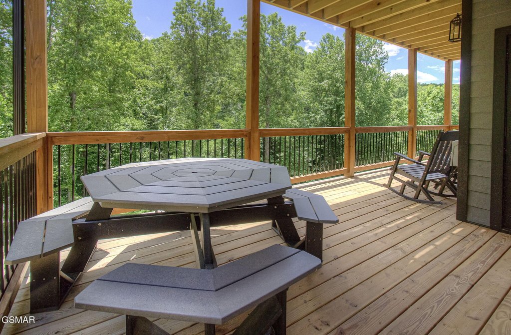 Sevierville, Tennessee, 37876, United States, 2 Bedrooms Bedrooms, ,2.5 BathroomsBathrooms,Residential,Forsale,1936711