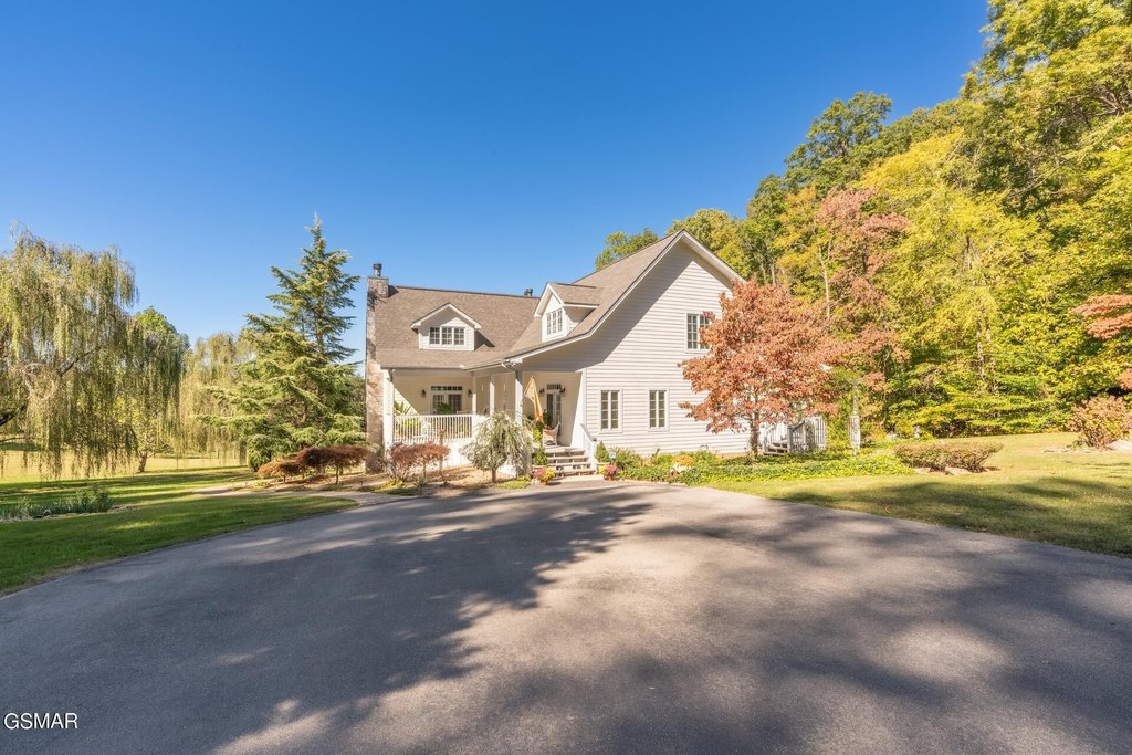 Sevierville, Tennessee, 37862, United States, 4 Bedrooms Bedrooms, ,4.5 BathroomsBathrooms,Residential,Forsale,1910216