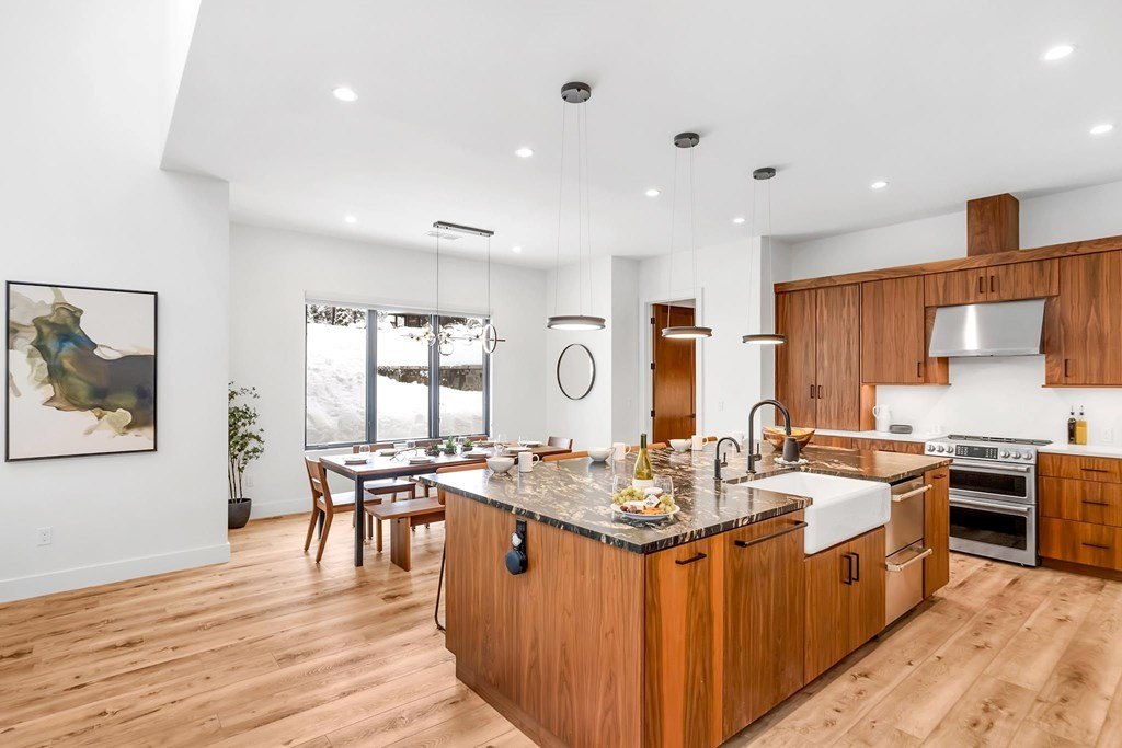 Donnelly, Idaho, 83615, United States, 4 Bedrooms Bedrooms, ,4 BathroomsBathrooms,Residential,Forsale,1996713