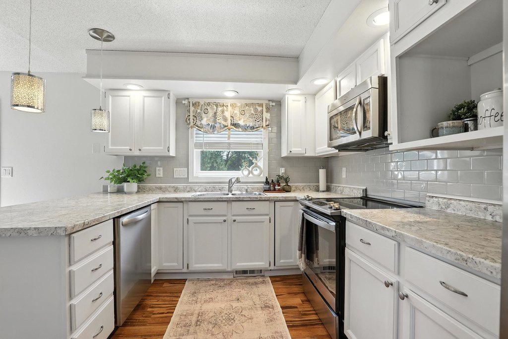 Rapid City, South Dakota, 57702, United States, 4 Bedrooms Bedrooms, ,3 BathroomsBathrooms,Residential,Forsale,1990693