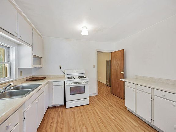 Sebastopol, California, 95472, United States, 2 Bedrooms Bedrooms, ,1 BathroomBathrooms,Residential,Forsale,1934065