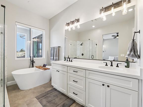 Santa Rosa, California, 95403, United States, 3 Bedrooms Bedrooms, ,3 BathroomsBathrooms,Residential,Forsale,1934066