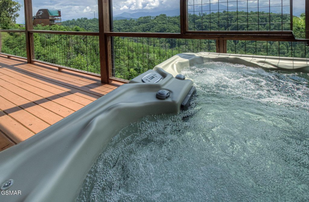 Gatlinburg, Tennessee, 37738, United States, 5 Bedrooms Bedrooms, ,6 BathroomsBathrooms,Residential,Forsale,1942440