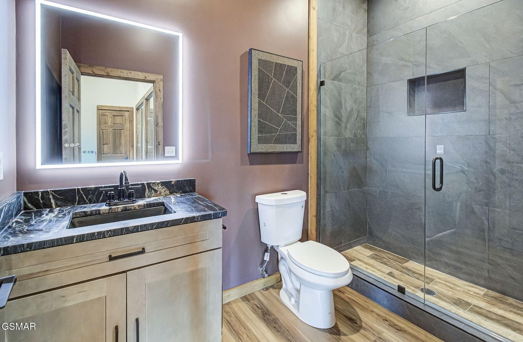 Gatlinburg, Tennessee, 37738, United States, 5 Bedrooms Bedrooms, ,6 BathroomsBathrooms,Residential,Forsale,1942440