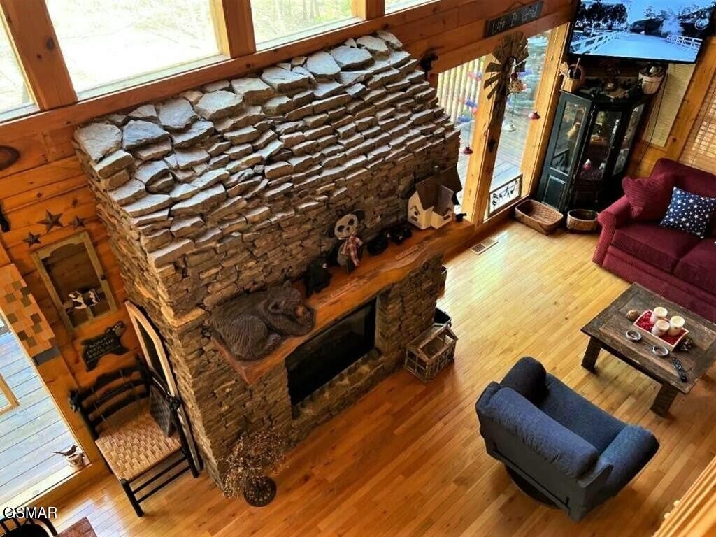 Sevierville, Tennessee, 37862, United States, 2 Bedrooms Bedrooms, ,2 BathroomsBathrooms,Residential,Forsale,1893750