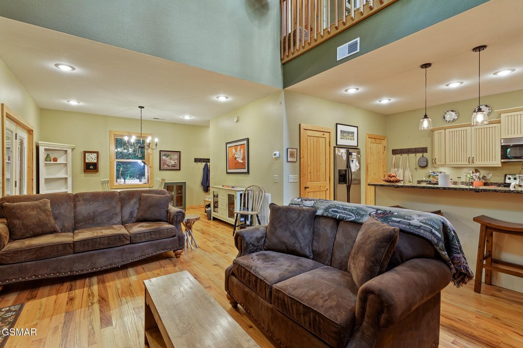 Sevierville, Tennessee, 37862, United States, 2 Bedrooms Bedrooms, ,2 BathroomsBathrooms,Residential,Forsale,1999460