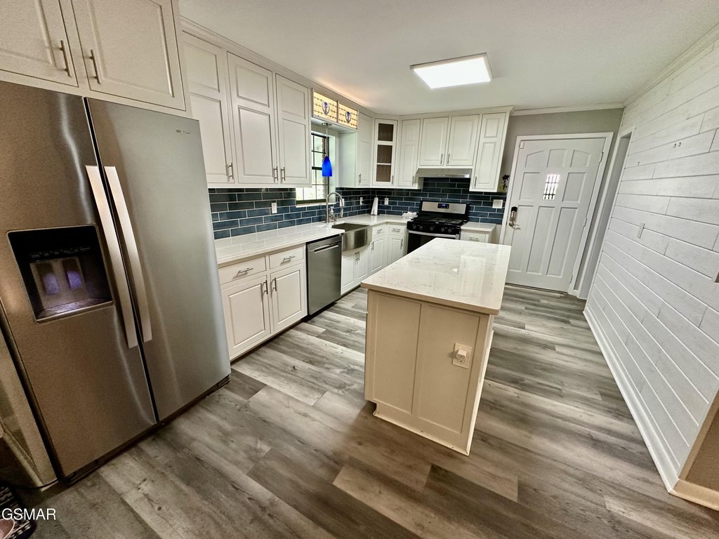 Pigeon Forge, Tennessee, 37863, United States, 5 Bedrooms Bedrooms, ,4 BathroomsBathrooms,Residential,Forsale,1910194