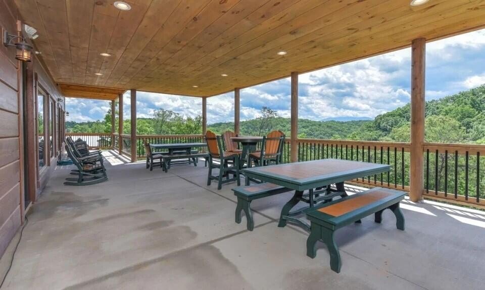 Sevierville, Tennessee, 37876, United States, 16 Bedrooms Bedrooms, ,16.5 BathroomsBathrooms,Residential,Forsale,1942438