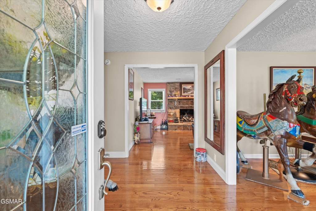 Sevierville, Tennessee, 37876, United States, 4 Bedrooms Bedrooms, ,3 BathroomsBathrooms,Residential,Forsale,1942460