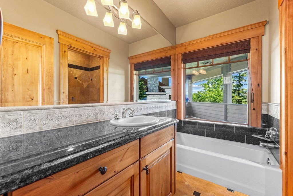 Donnelly, Idaho, 83615, United States, 4 Bedrooms Bedrooms, ,3.5 BathroomsBathrooms,Residential,Forsale,1889369