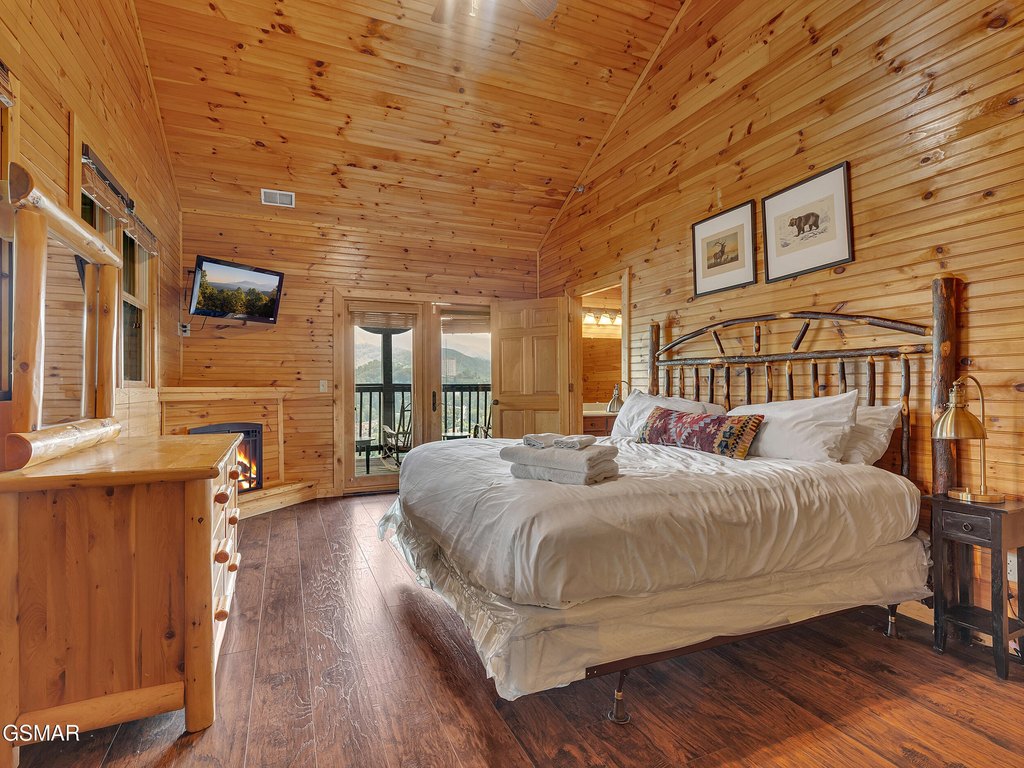 Gatlinburg, Tennessee, 37738, United States, 8 Bedrooms Bedrooms, ,8.5 BathroomsBathrooms,Residential,Forsale,1942454