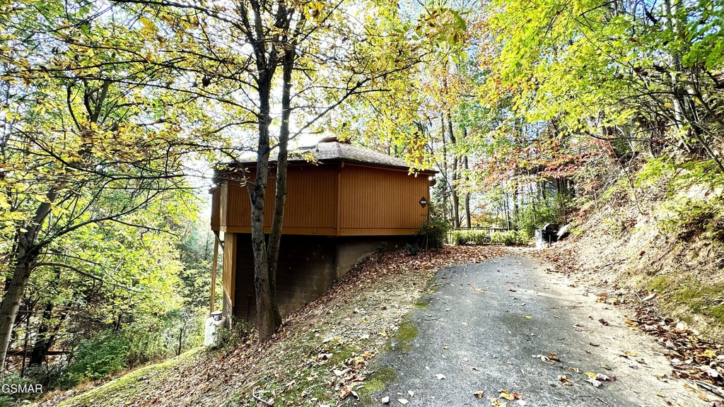 Gatlinburg, Tennessee, 37738, United States, 2 Bedrooms Bedrooms, ,3 BathroomsBathrooms,Residential,Forsale,1893779