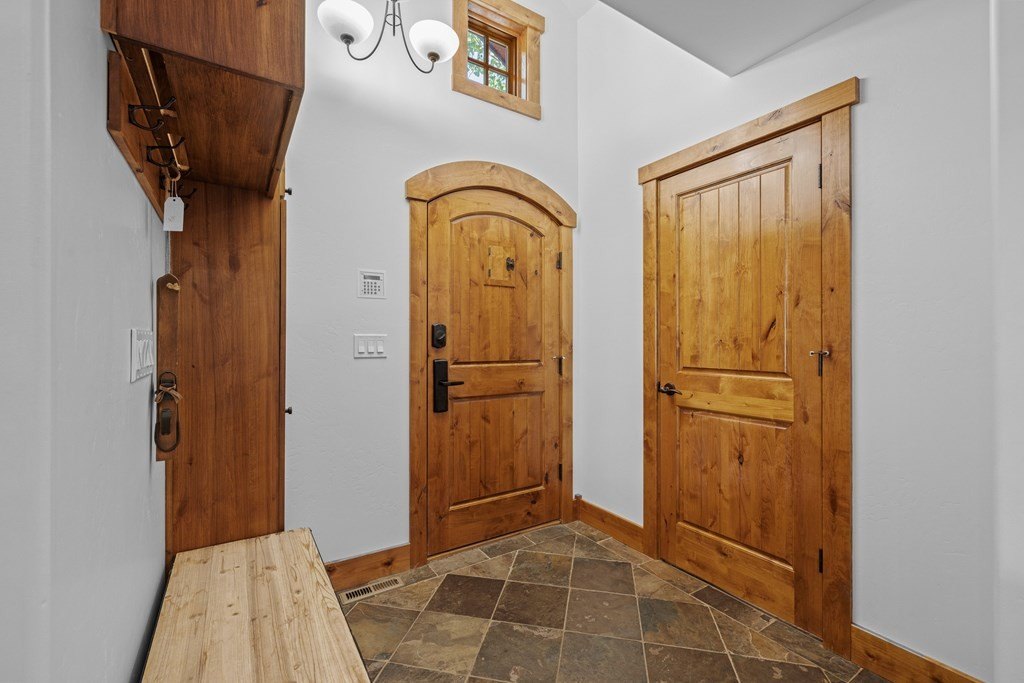 Donnelly, Idaho, 83615, United States, 2 Bedrooms Bedrooms, ,Residential,Forsale,1946201