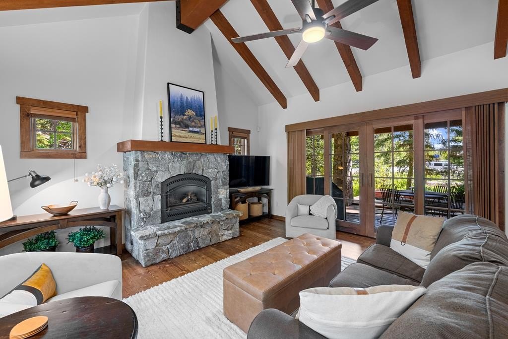 Donnelly, Idaho, 83615, United States, 2 Bedrooms Bedrooms, ,2.5 BathroomsBathrooms,Residential,Forsale,1889377