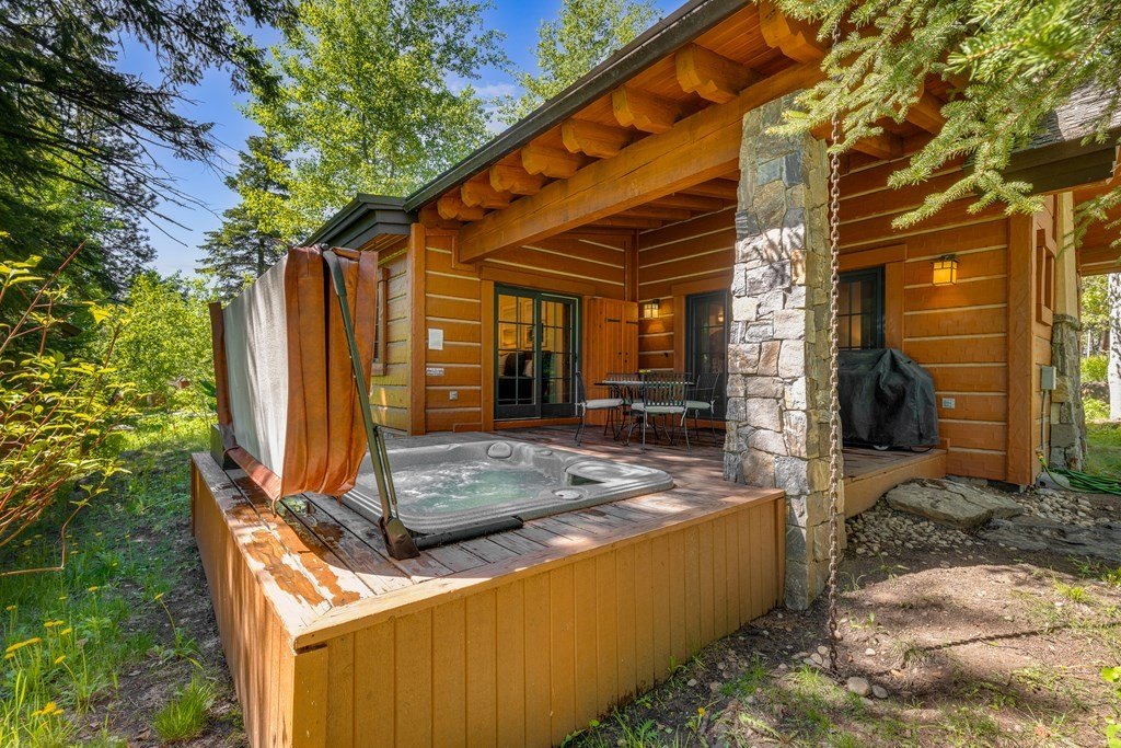 Donnelly, Idaho, 83615, United States, 2 Bedrooms Bedrooms, ,2.5 BathroomsBathrooms,Residential,Forsale,1889377