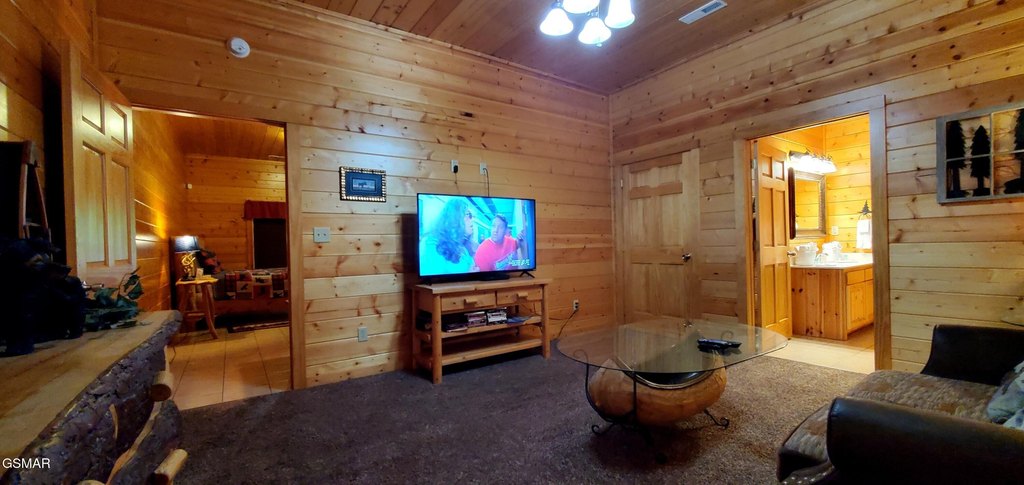 Sevierville, Tennessee, 37862, United States, 3 Bedrooms Bedrooms, ,3 BathroomsBathrooms,Residential,Forsale,1942441