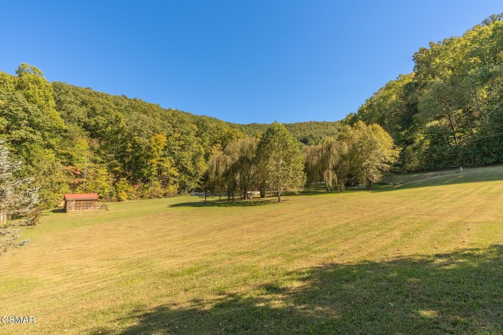 Sevierville, Tennessee, 37862, United States, 4 Bedrooms Bedrooms, ,4.5 BathroomsBathrooms,Residential,Forsale,1910216