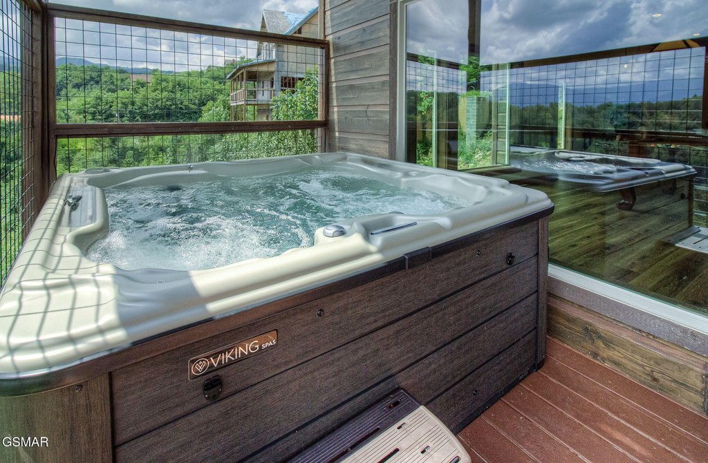 Gatlinburg, Tennessee, 37738, United States, 5 Bedrooms Bedrooms, ,6 BathroomsBathrooms,Residential,Forsale,1942440