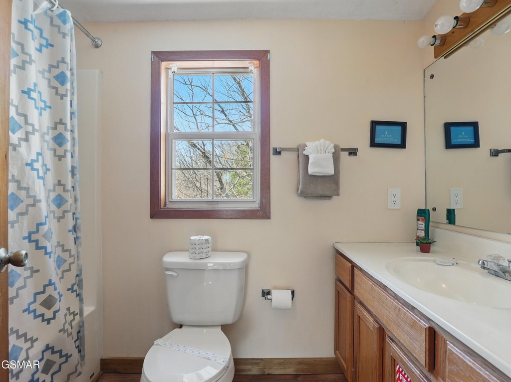 Sevierville, Tennessee, 37862, United States, 4 Bedrooms Bedrooms, ,4 BathroomsBathrooms,Residential,Forsale,1942455